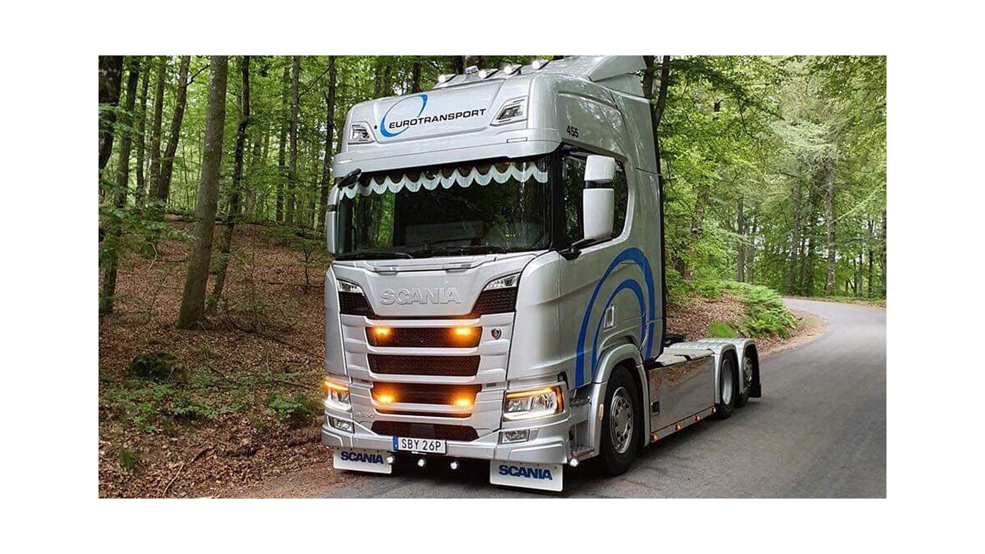 En ny Scanialastbil är levererad till Smålands Biltransport