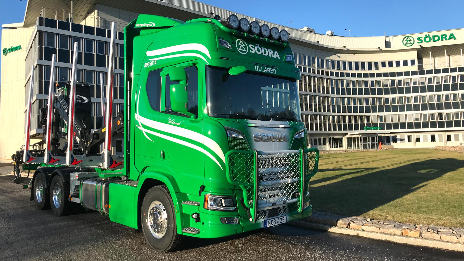 Ny Scanialastbil levererad till Södra Skogsägarna.