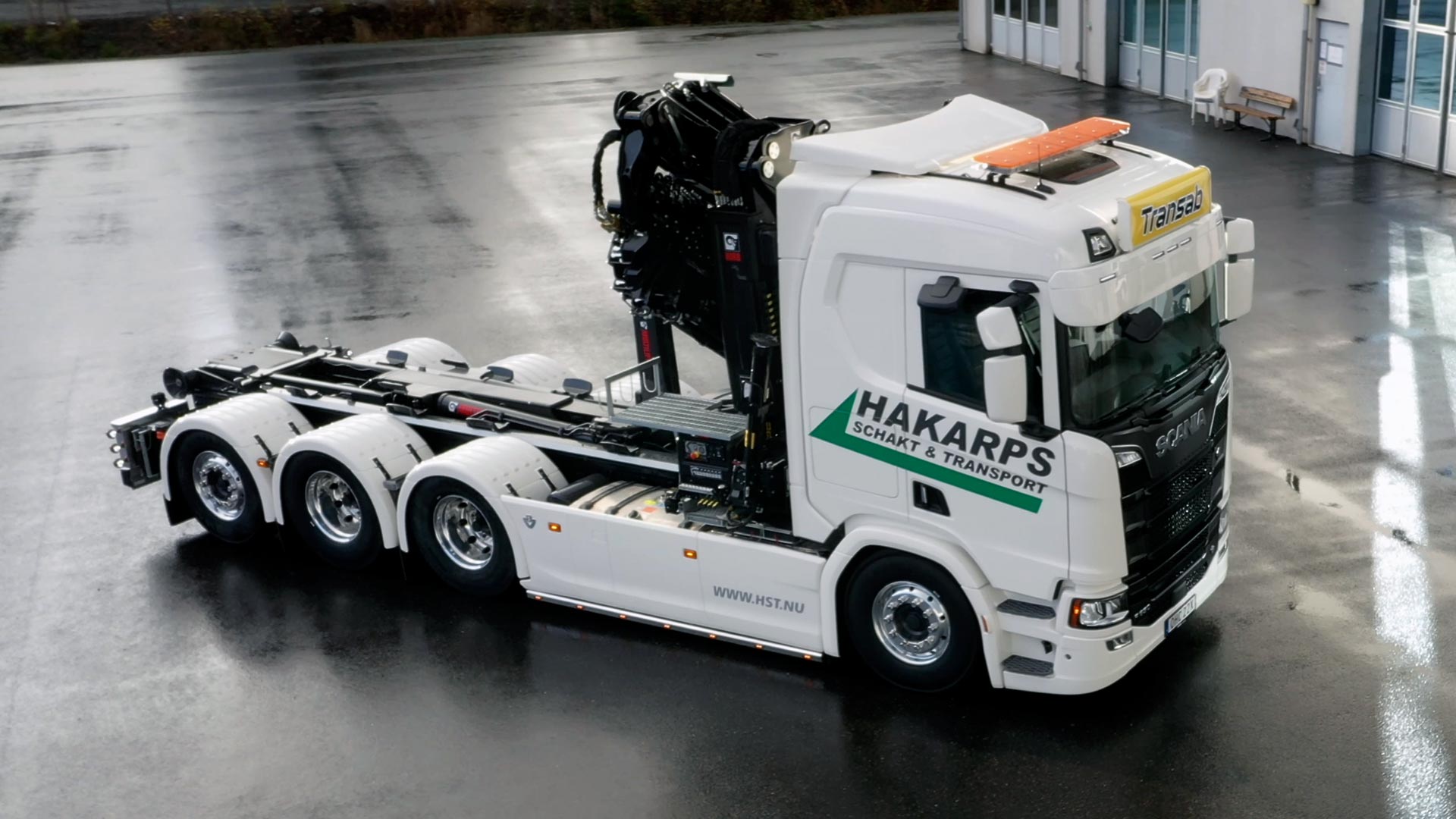 Ny Scanialastbil är levererad till Hakarps Schakt & Transport AB.