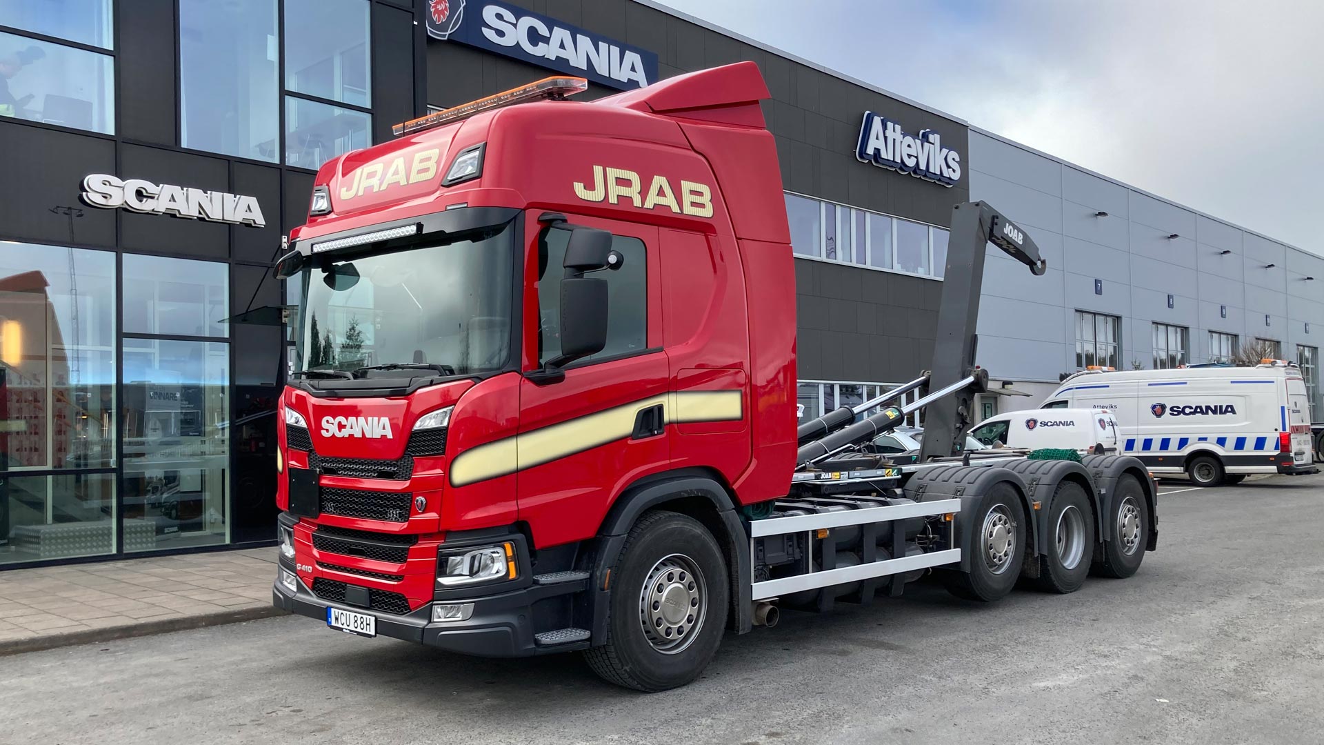 En ny Scanialastbil är levererad till JRAB.