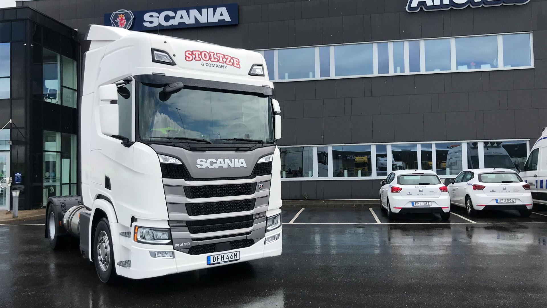 En ny Scanialastbil är levererad till Stoltze & Company AB.