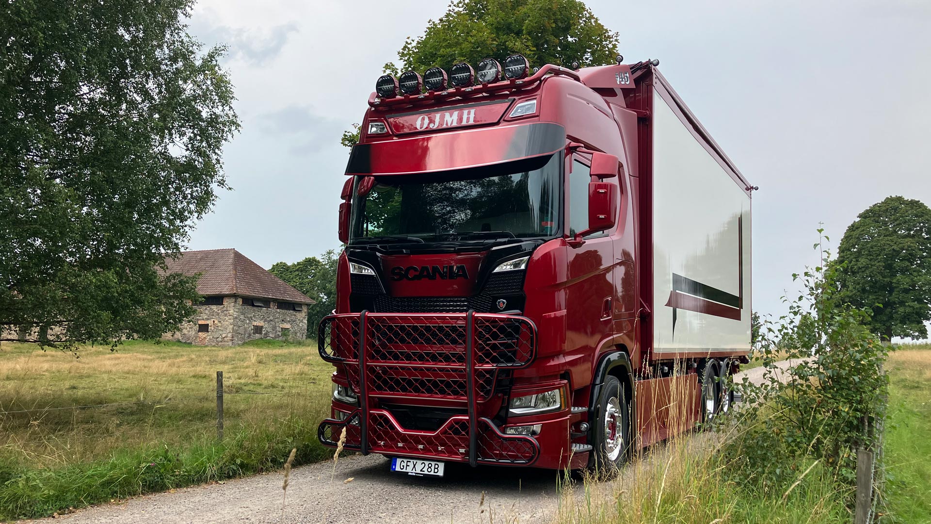 En ny Scanialastbil är levererad till Ove Jonsson Moheda AB.
