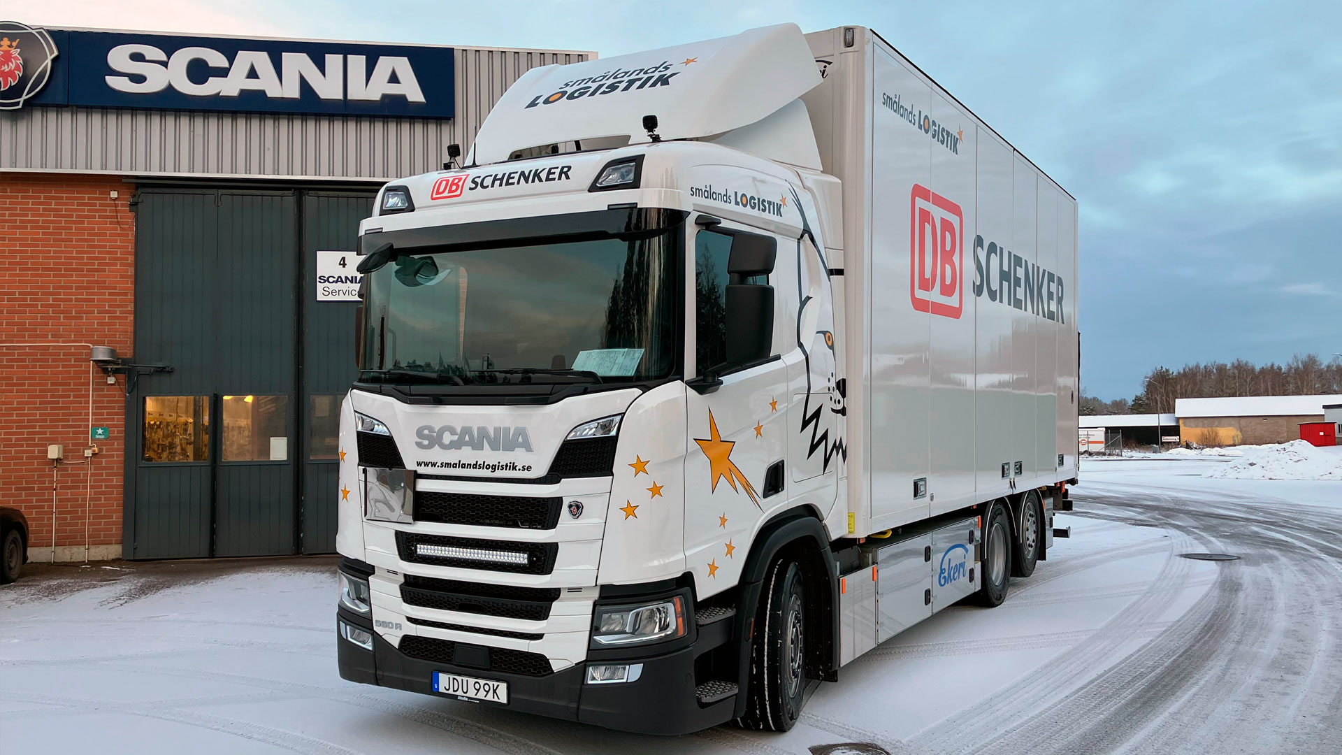 Ny Scanialastbil är levererad till Smålands Logistik Växjö, en Scania R560
