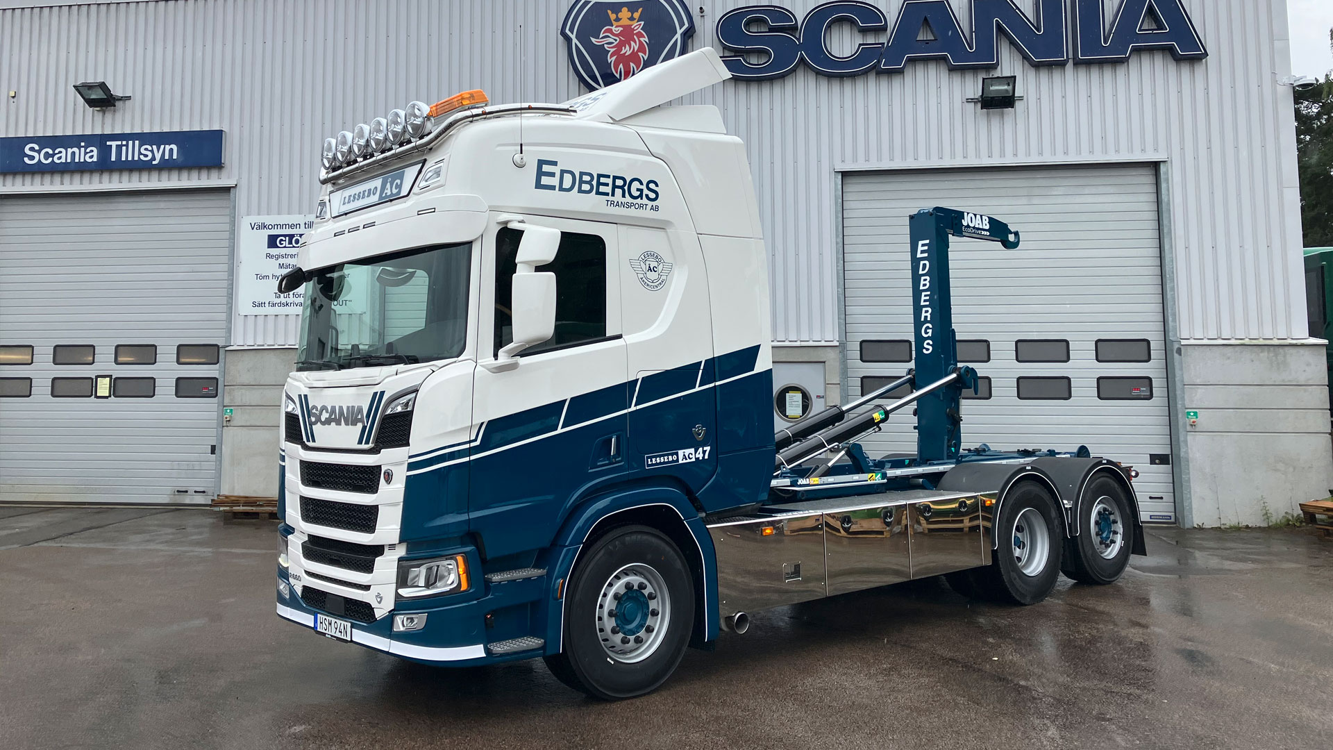 En Scania R660 med lastväxlare från JOAB är levererad till Vigo Edbergs Transport AB.