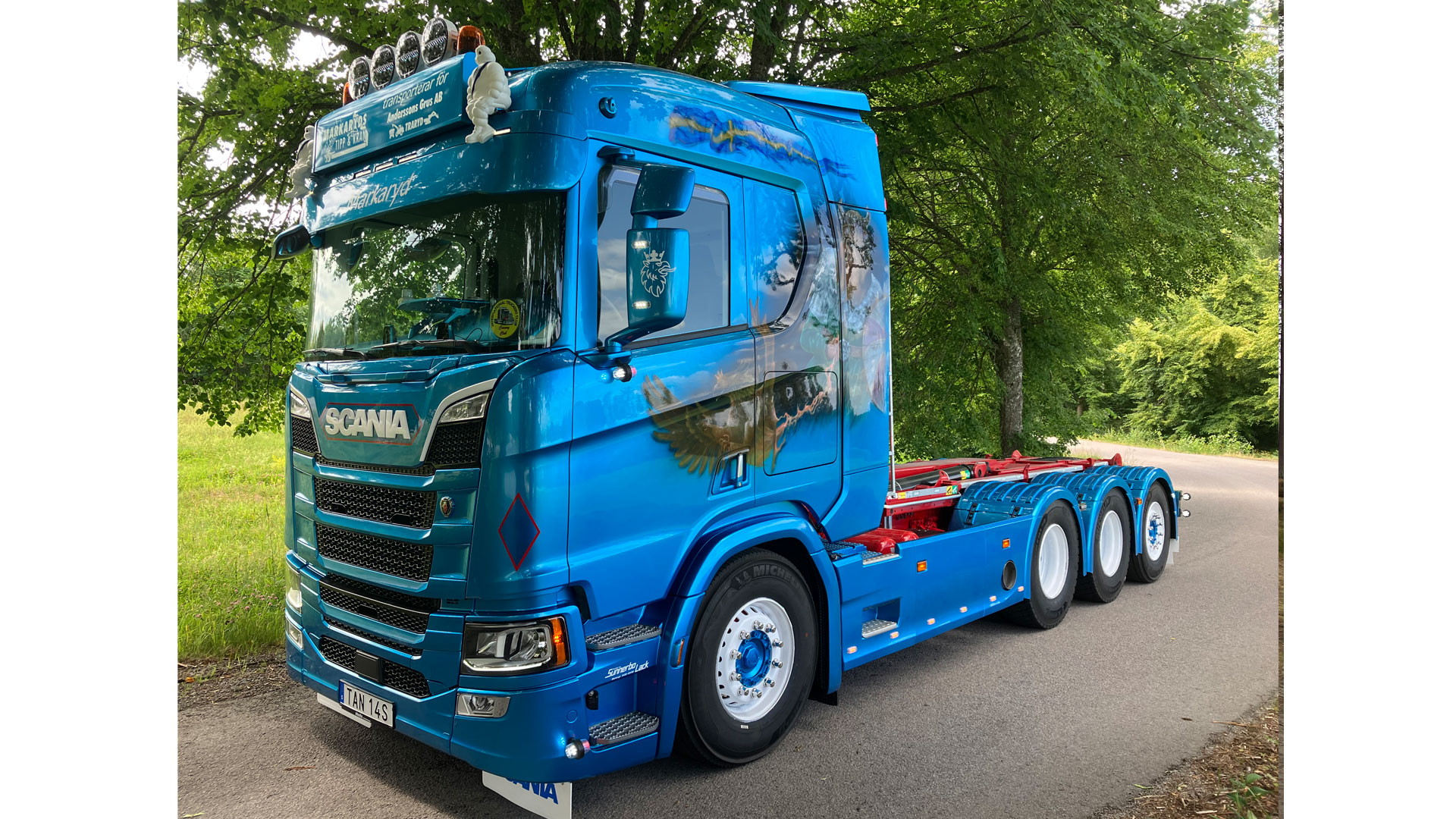 Atteviks Lastbilar har levererat en ny Scania R530 till Markaryds Tipp & Kran AB.