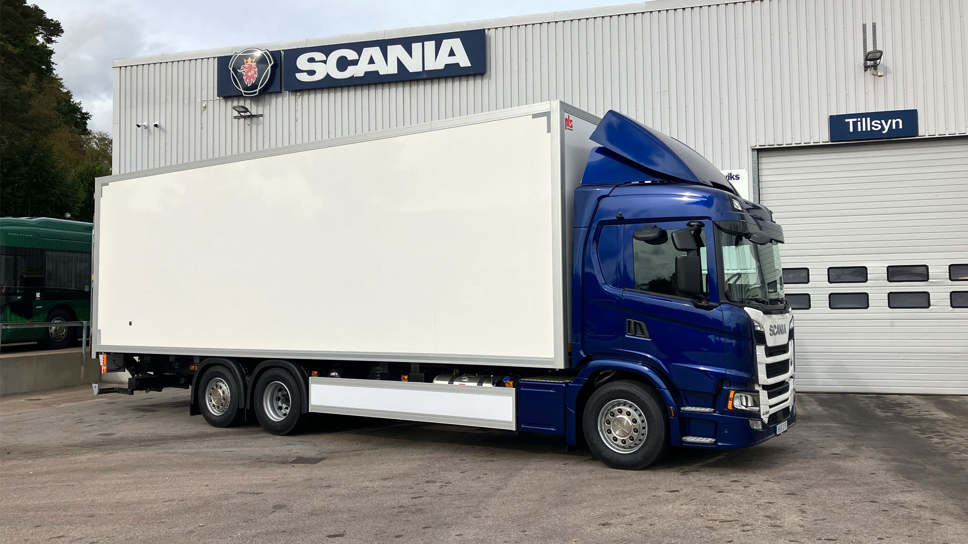 En ny lastbil, en Scania G360, har levererats av Atteviks Lastbilar till Femlingen Blomster och Grönt AB