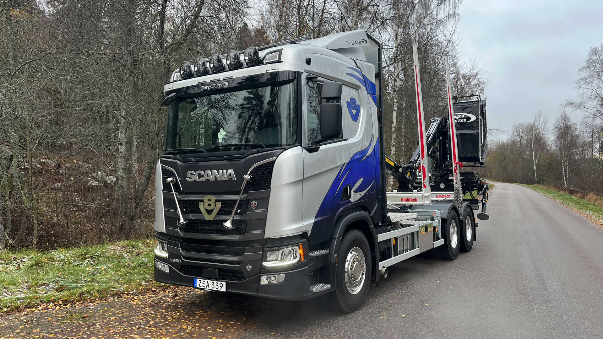 En Scania R660 är levererad till Fredrik Axelssons Åkeri AB. Atteviks Lastbilar AB i Tranås stod för leveransen.