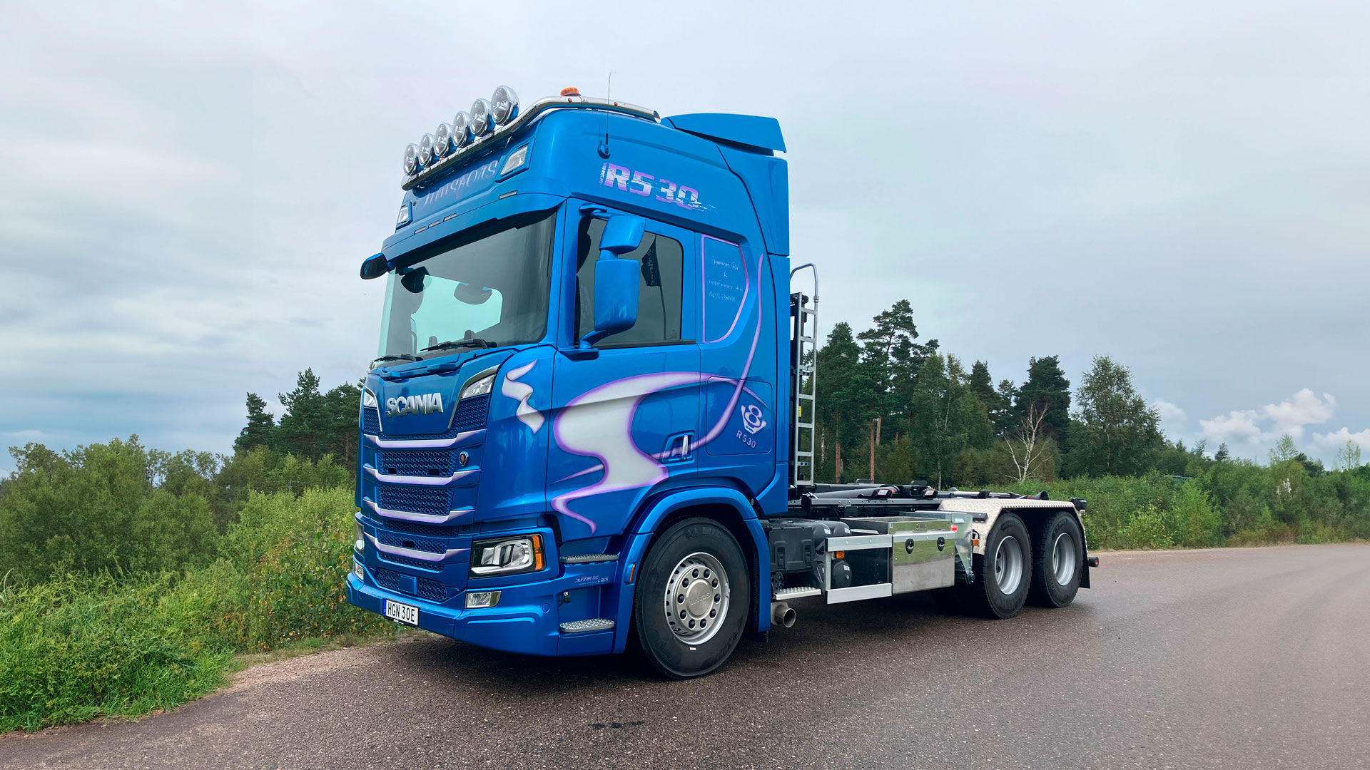 Nylevererad Scania R530 till Timsfors Bil & Traktor. Atteviks Lastbilar AB i Älmhult stod för leveransen.