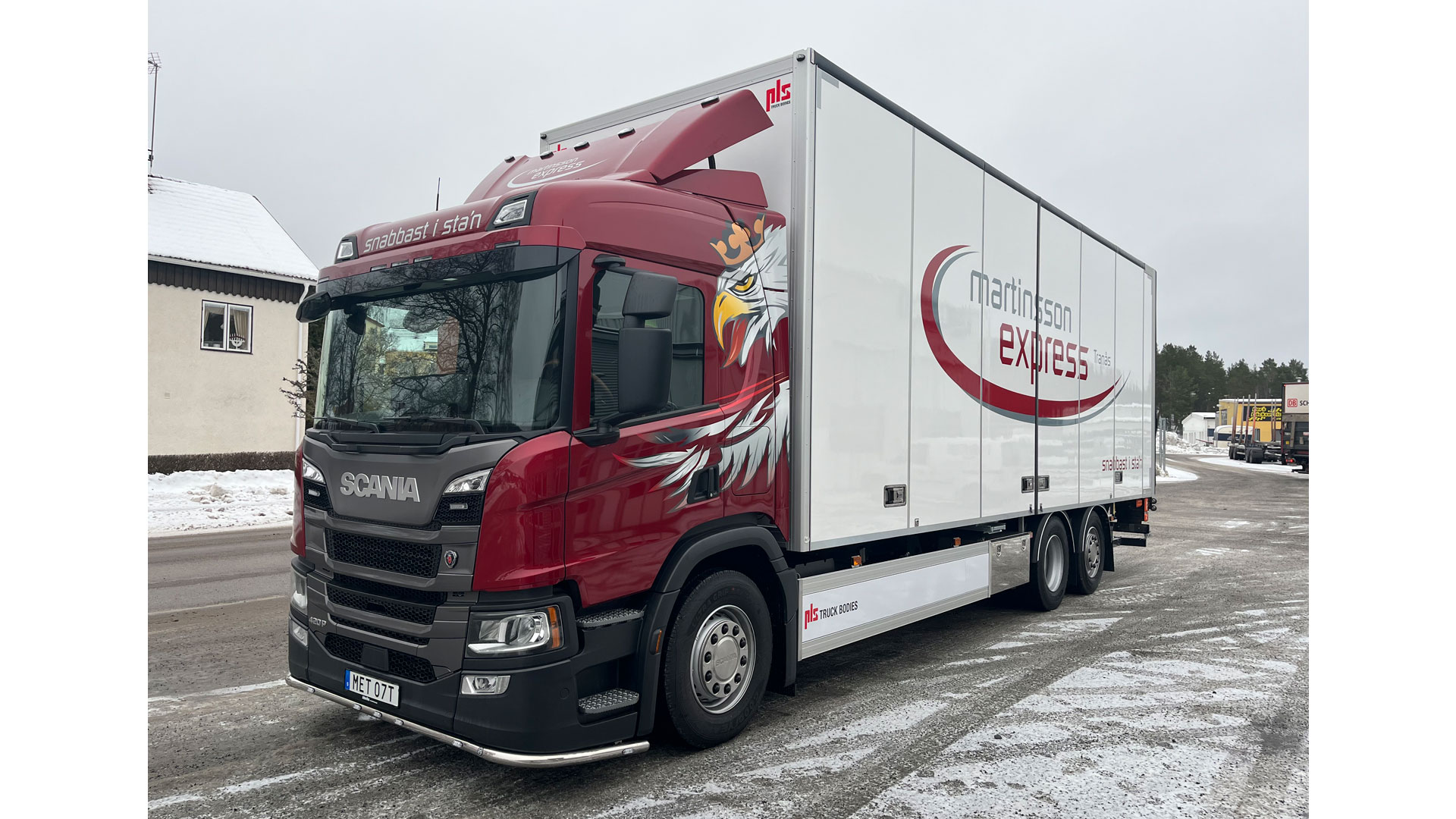 En ny lastbil, Scania P420, har levererats till H Martinsson Express AB. Atteviks Lastbilar i Tranås stod för leveransen.